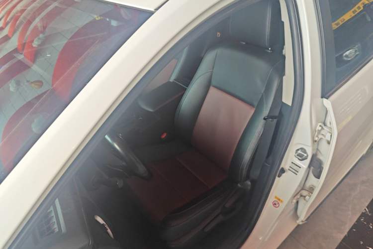Used Toyota Corolla 2017 Revised Dual-Engine 1.8L E-CVT Elite Edition Left Front Seat