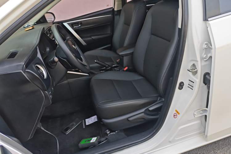 Used Toyota Corolla 2017 Revised Dual-Engine 1.8L E-CVT Leading Edition Left Front Seat