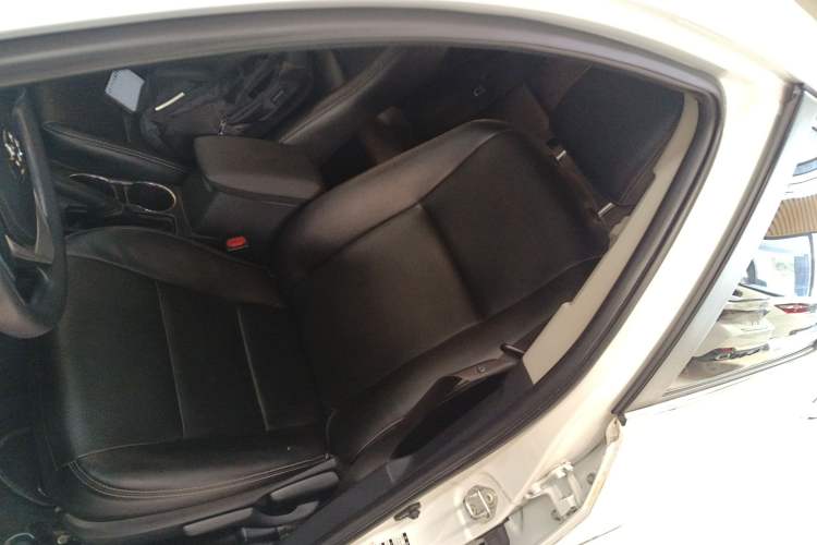 Used Toyota Corolla 2017 Revised Version 1.2T S-CVT GL Left Front Seat