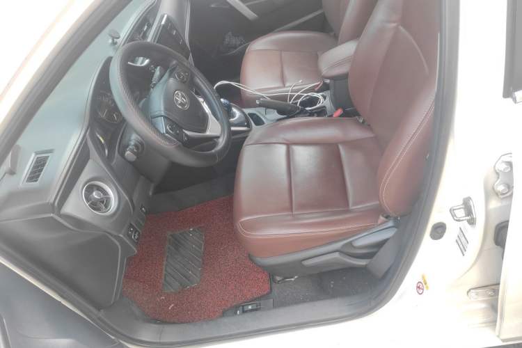 Used Toyota Corolla 2017 Revised Dual-Engine 1.8L E-CVT Leading Edition Left Front Seat