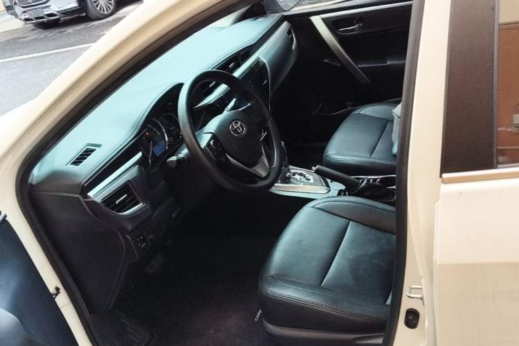 Used Toyota Corolla 2017 1.6L CVT GL Left Front Seat