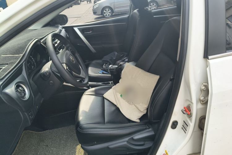 Used Toyota Corolla 2017 Revised Dual-Engine 1.8L E-CVT Leading Edition Left Front Seat