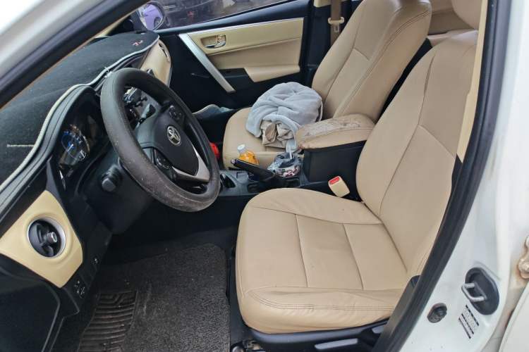 Used Toyota Corolla 2017 Revised Dual-Engine 1.8L E-CVT Leading Edition Left Front Seat