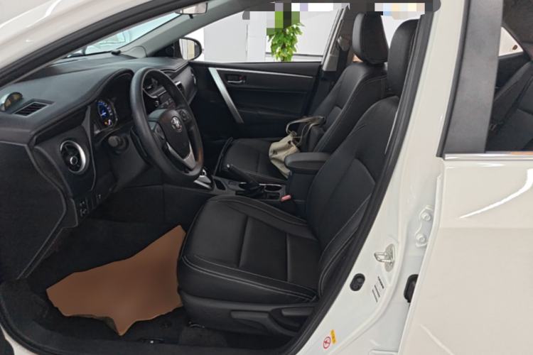 Used Toyota Corolla 2017 Revised Dual-Engine 1.8L E-CVT Leading Edition Left Front Seat