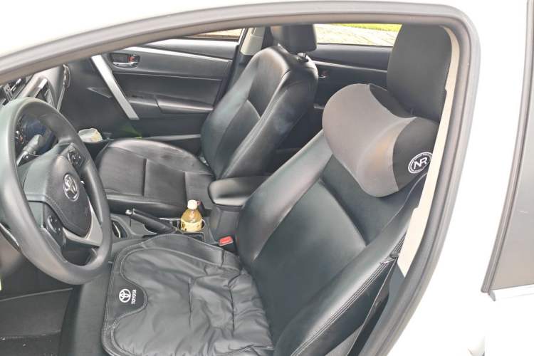 Used Toyota Corolla 2017 Revised Dual-Engine 1.8L E-CVT Leading Edition Left Front Seat