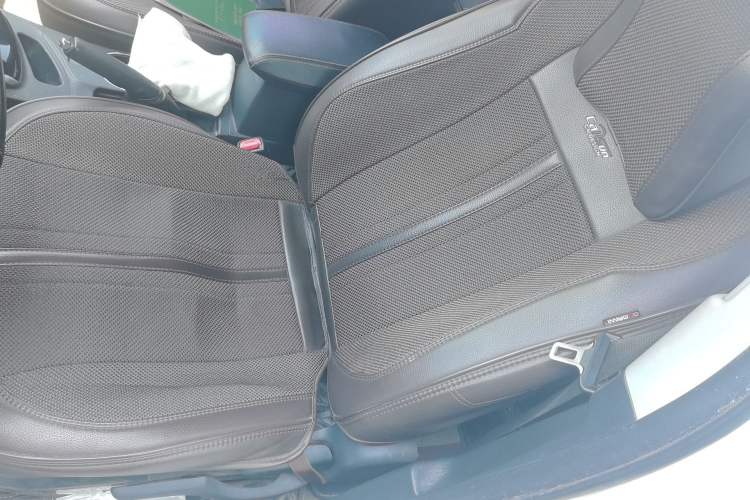 Used Toyota Corolla 2017 Revised Dual-Engine 1.8L E-CVT Elite Edition Left Front Seat