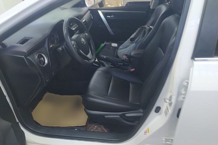 Used Toyota Corolla 2017 Revised Dual-Engine 1.8L E-CVT Leading Edition Left Front Seat