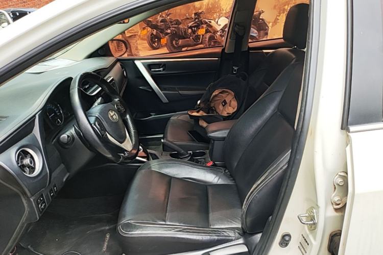 Used Toyota Corolla 2017 Revised Dual-Engine 1.8L E-CVT Elite Edition Left Front Seat