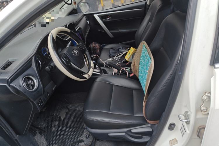Used Toyota Corolla 2017 Revised Dual-Engine 1.8L E-CVT Leading Edition Left Front Seat