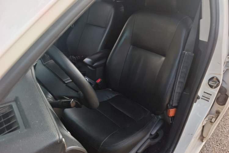 Used Toyota Corolla 2017 Revised Dual-Engine 1.8L E-CVT Leading Edition Left Front Seat