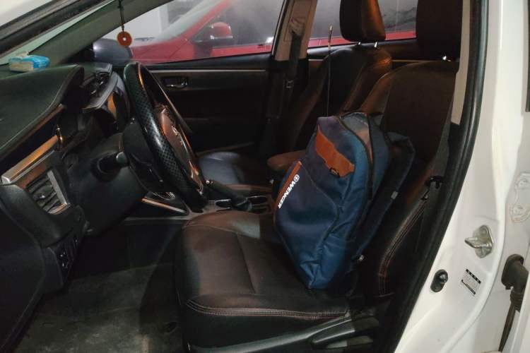 Used Toyota Corolla 2017 Revised Dual-Engine 1.8L E-CVT Leading Edition Left Front Seat