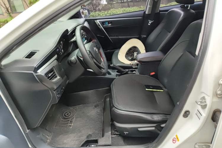 Used Toyota Corolla 2017 Revised Dual-Engine 1.8L E-CVT Elite Edition Left Front Seat