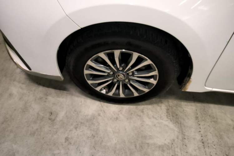 Used Toyota Corolla 2017 Revised Version 1.2T S-CVT GL Left Front Wheel Hub