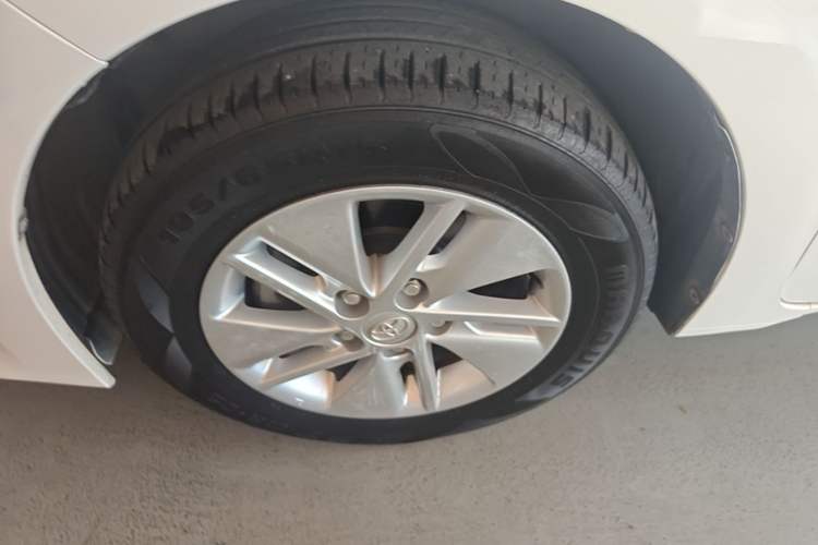 Used Toyota Corolla 2017 1.6L CVT GL Left Front Wheel Hub
