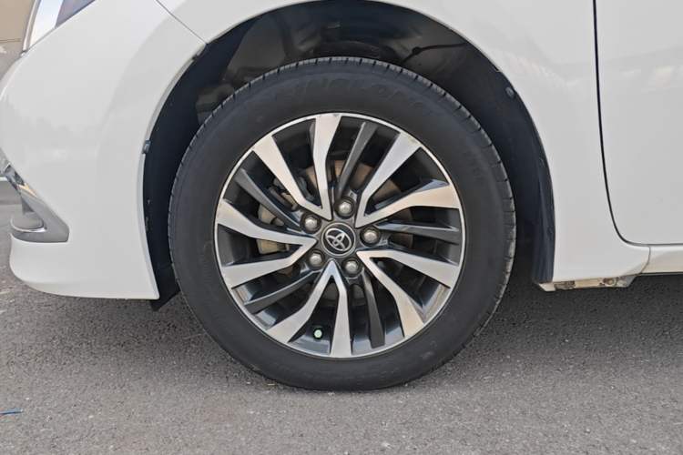 Used Toyota Corolla 2017 Revised Dual-Engine 1.8L E-CVT Leading Edition Left Front Wheel Hub
