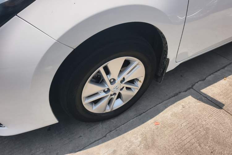 Used Toyota Corolla 2017 1.6L CVT GL Left Front Wheel Hub