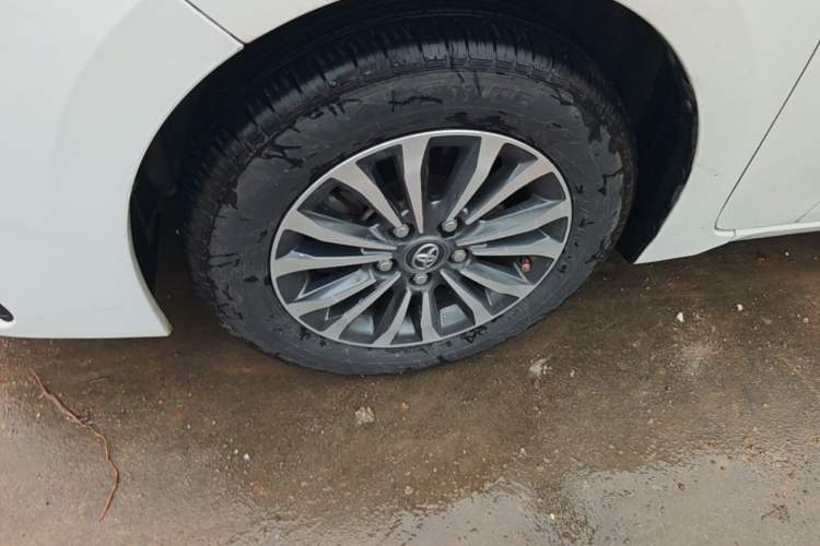 Used Toyota Corolla 2017 Revised Version 1.2T S-CVT GL Left Front Wheel Hub