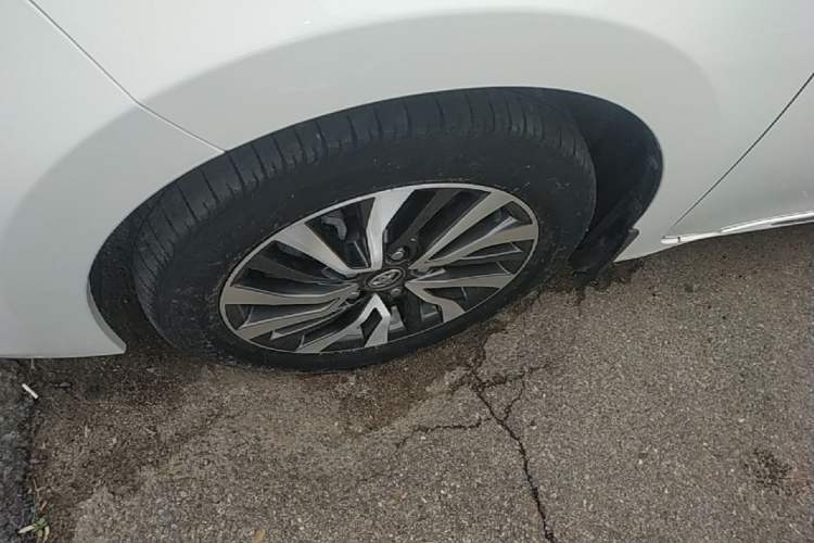 Used Toyota Corolla 2017 Revised Dual-Engine 1.8L E-CVT Elite Edition Left Front Wheel Hub