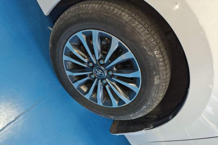 Used Toyota Corolla 2017 Revised Version 1.2T S-CVT GL-i Left Front Wheel Hub