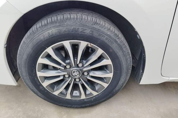 Used Toyota Corolla 2017 Revised Version 1.2T S-CVT GL Left Front Wheel Hub