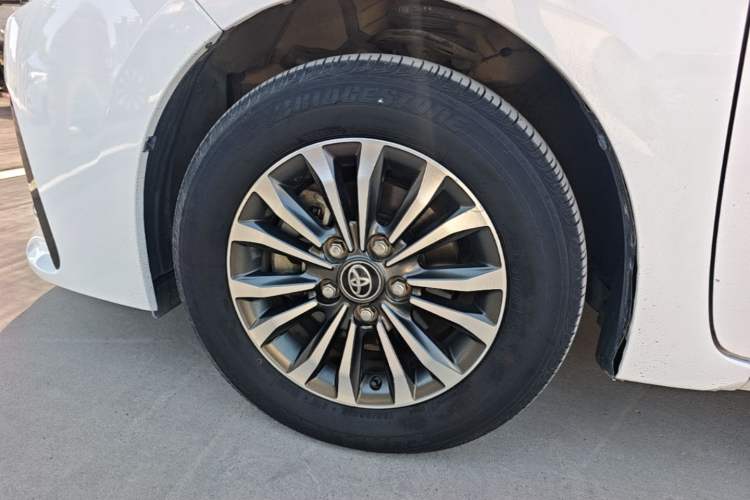 Used Toyota Corolla 2017 Revised Version 1.2T S-CVT GL Left Front Wheel Hub