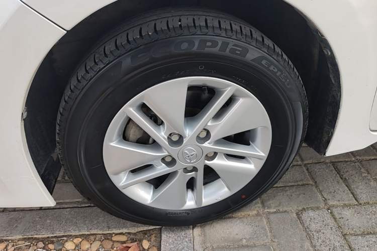 Used Toyota Corolla 2017 1.2T CVT GL-i Left Front Wheel Hub