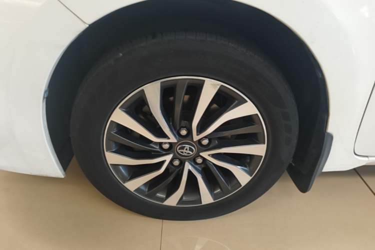 Used Toyota Corolla 2017 Revised Dual-Engine 1.8L E-CVT Elite Edition Left Front Wheel Hub