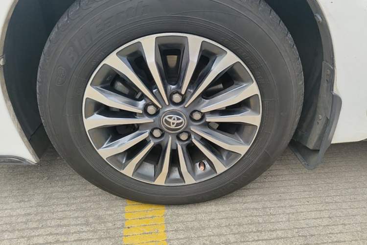 Used Toyota Corolla 2017 Revised Version 1.2T S-CVT GL-i Left Front Wheel Hub