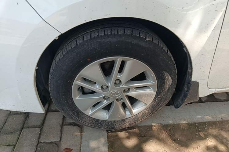 Used Toyota Corolla 2017 1.2T Manual GL Left Front Wheel Hub