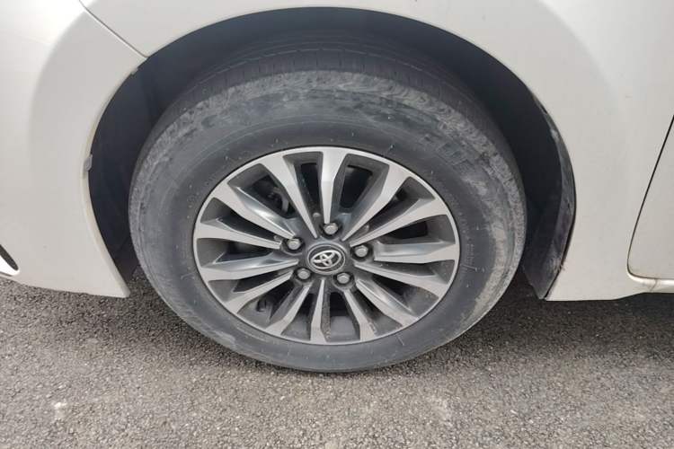 Used Toyota Corolla 2017 Revised Version 1.2T S-CVT GL Left Front Wheel Hub