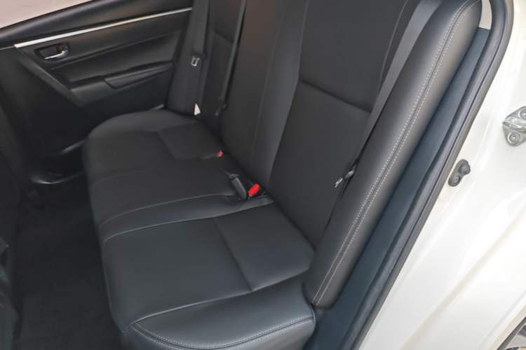 Used Toyota Corolla 2017 Revised Dual-Engine 1.8L E-CVT Leading Edition Left Rear Seat