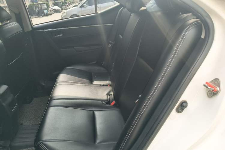 Used Toyota Corolla 2017 Revised Dual-Engine 1.8L E-CVT Leading Edition Left Rear Seat