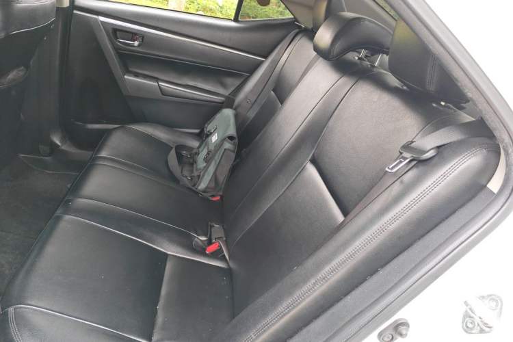 Used Toyota Corolla 2017 Revised Dual-Engine 1.8L E-CVT Leading Edition Left Rear Seat