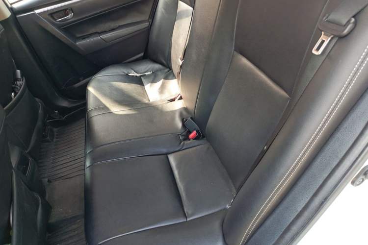 Used Toyota Corolla 2017 Revised Dual-Engine 1.8L E-CVT Leading Edition Left Rear Seat