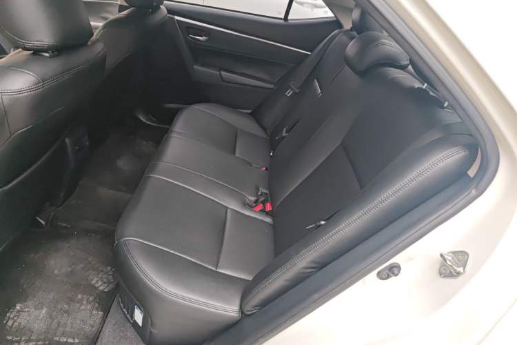 Used Toyota Corolla 2017 Revised Dual-Engine 1.8L E-CVT Leading Edition Left Rear Seat