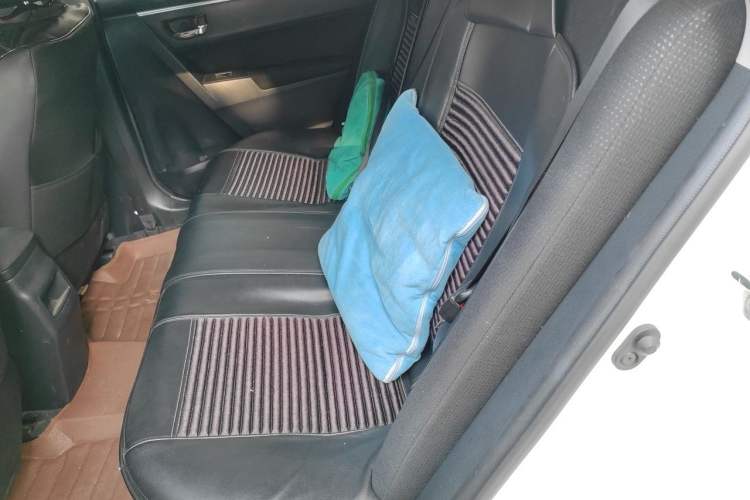Used Toyota Corolla 2017 Revised Dual-Engine 1.8L E-CVT Leading Edition Left Rear Seat
