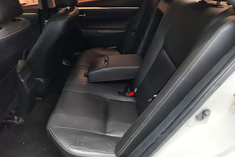 Used Toyota Corolla 2017 Revised Dual-Engine 1.8L E-CVT Elite Edition Left Rear Seat