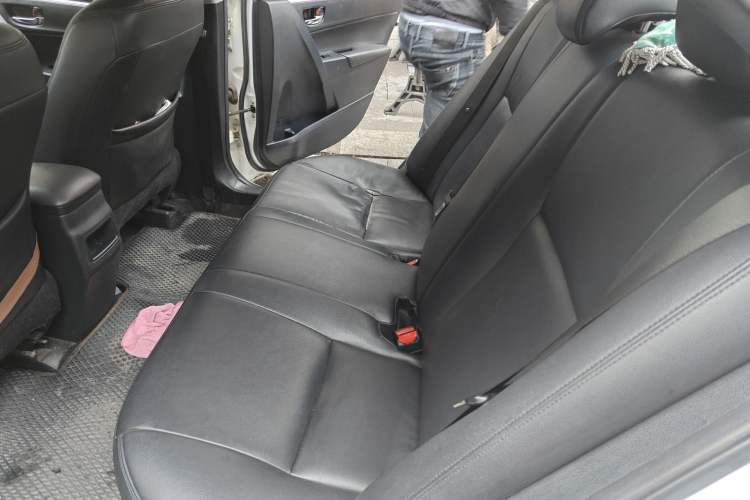 Used Toyota Corolla 2017 Revised Dual-Engine 1.8L E-CVT Leading Edition Left Rear Seat