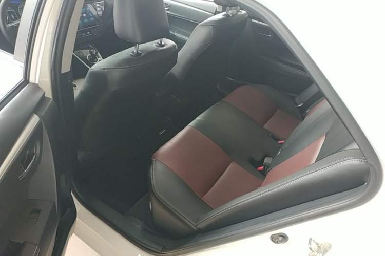Used Toyota Corolla 2017 Revised Dual-Engine 1.8L E-CVT Elite Edition Left Rear Seat