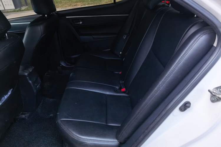 Used Toyota Corolla 2017 Revised Dual-Engine 1.8L E-CVT Leading Edition Left Rear Seat