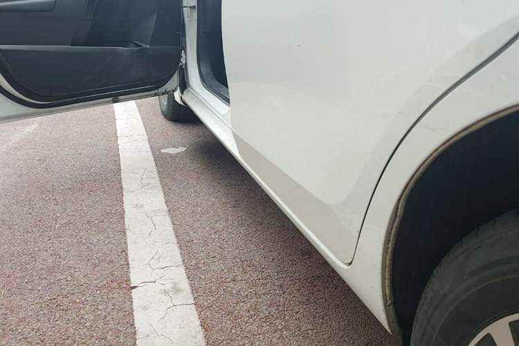 Used Toyota Corolla 2017 Revised Version 1.2T S-CVT GL Left Side Sill