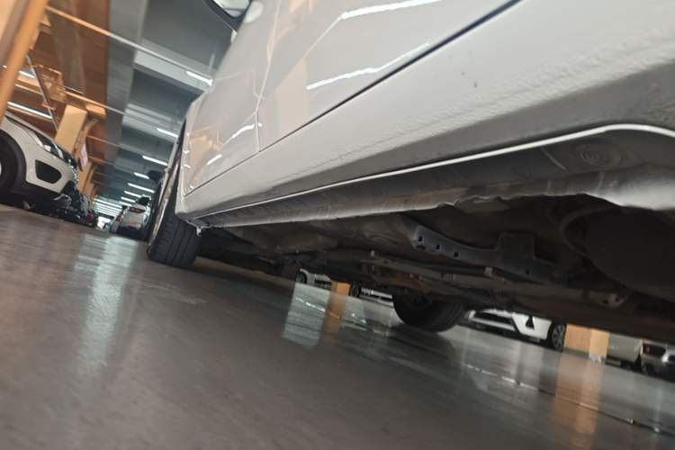 Used Toyota Corolla 2017 1.6L CVT GL Left Side Sill