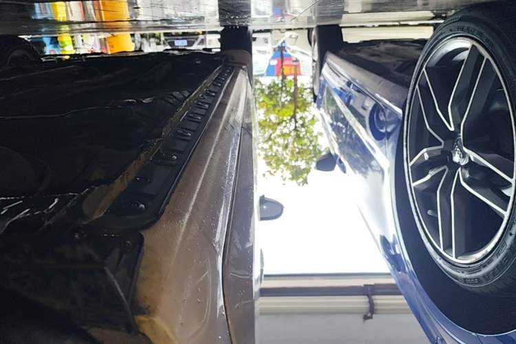 Used Toyota Corolla 2017 1.6L CVT GL Left Side Sill