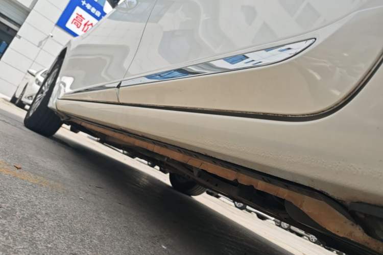 Used Toyota Corolla 2017 Revised Version 1.2T S-CVT GL-i Left Side Sill