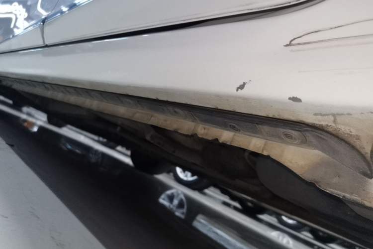 Used Toyota Corolla 2017 Revised Version 1.2T S-CVT GL-i Left Side Sill