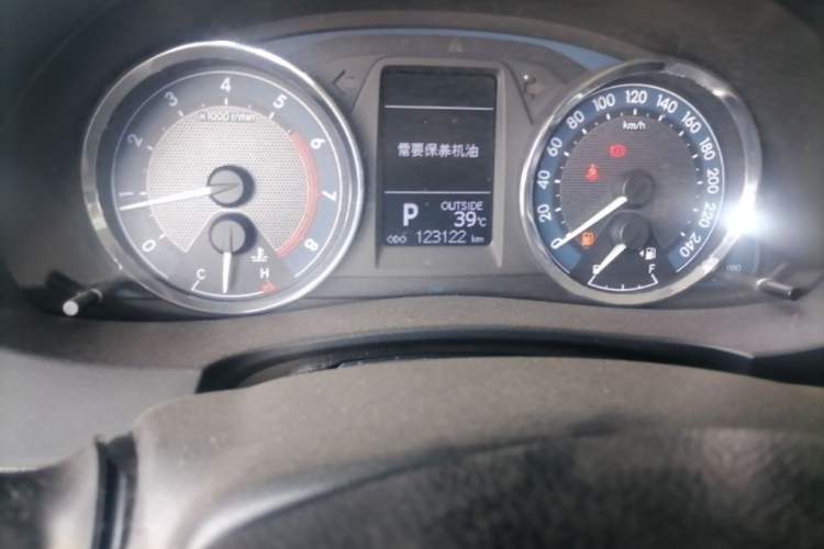 Used Toyota Corolla 2017 1.2T CVT GL-i Leather Edition Odometer Close Up