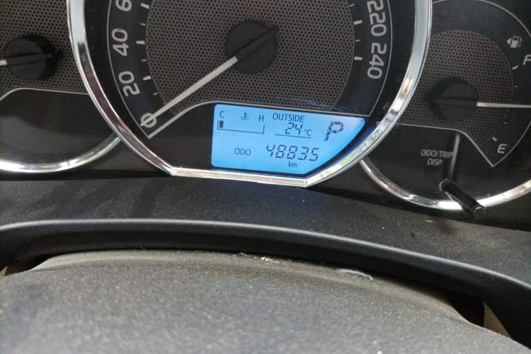 Used Toyota Corolla 2017 1.2T CVT GL Odometer Close Up
