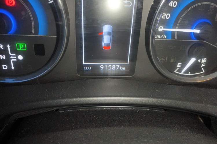 Used Toyota Corolla 2017 Revised Dual-Engine 1.8L E-CVT Elite Edition Odometer Close Up