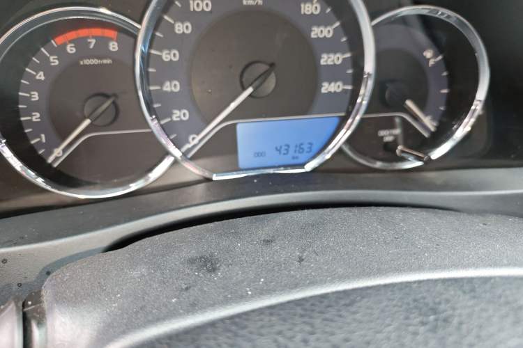 Used Toyota Corolla 2017 Revised Version 1.2T S-CVT GL Odometer Close Up