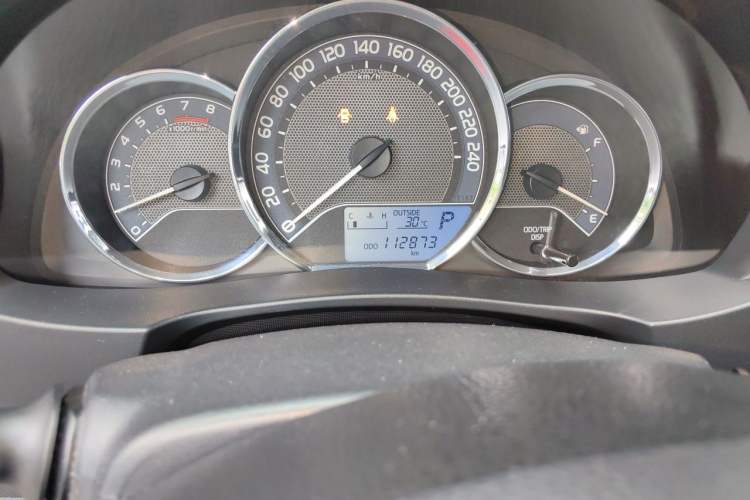 Used Toyota Corolla 2017 1.6L CVT GL Odometer Close Up